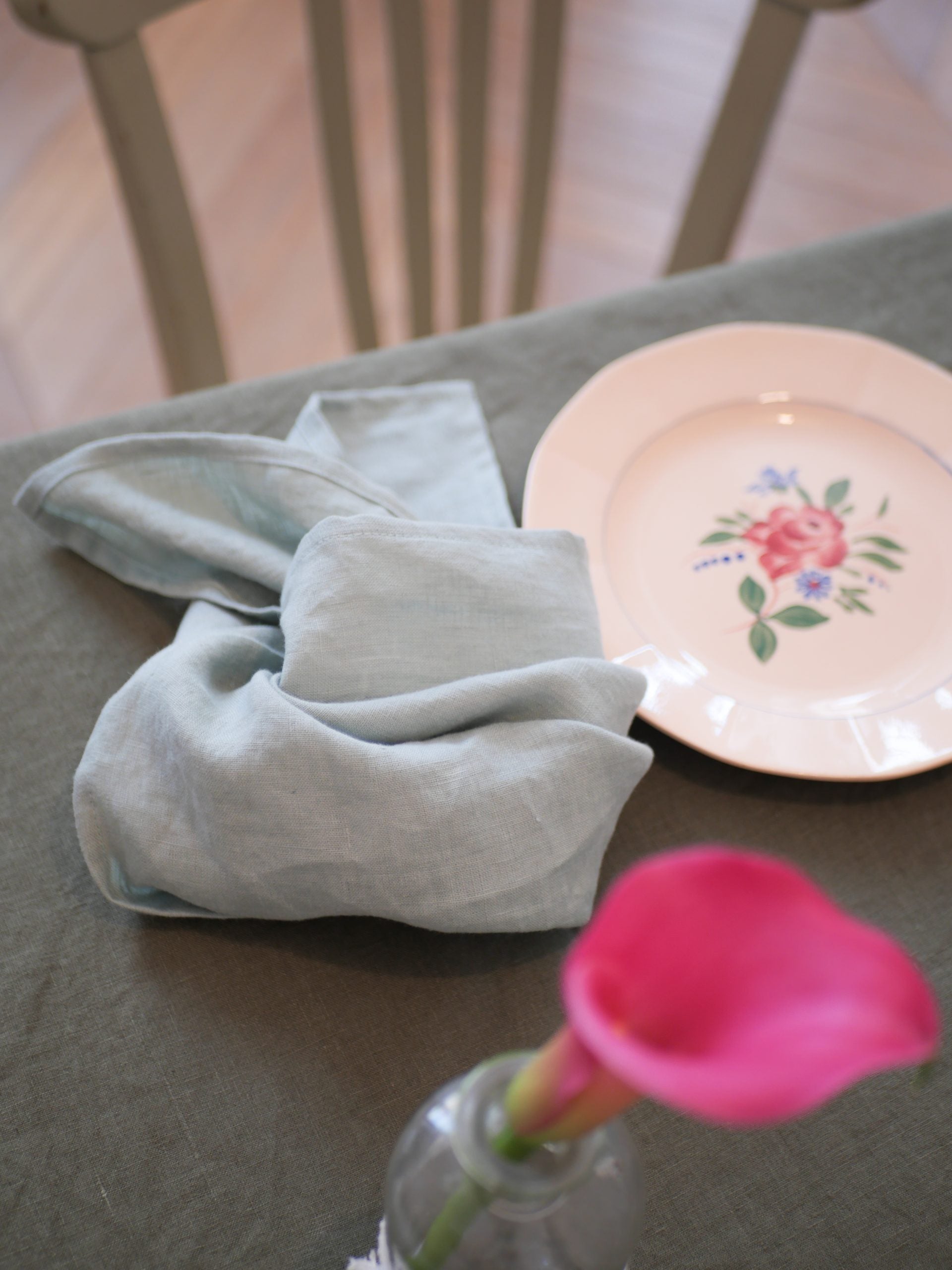 Serviettes de table en lin lavé bleu pâle, eucalyptus - Trinquette Atelier