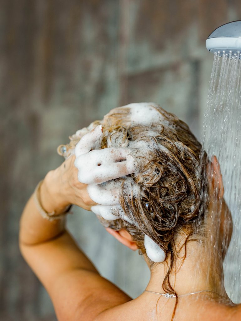 Plopping : meilleure technique pour sécher ses cheveux sans les abîmer